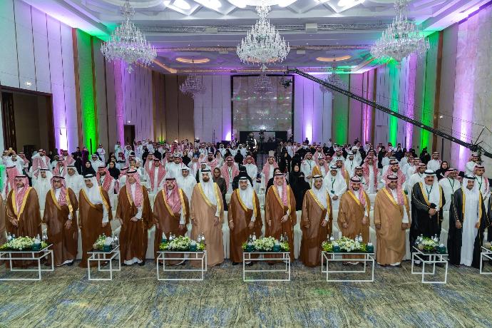 صورة علوية لحضور الحفل من اصحاب المعالي والسعادة